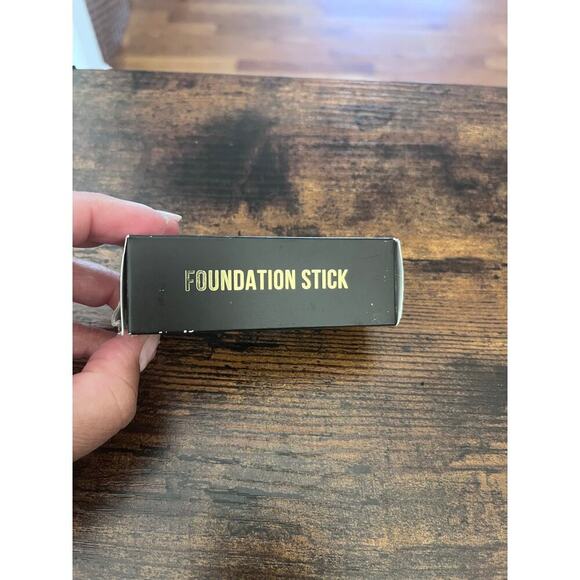 Glamazon by Kim Baker Second to None Foundation Stick Chocolate Mousse Compact - Picture 9 of 11